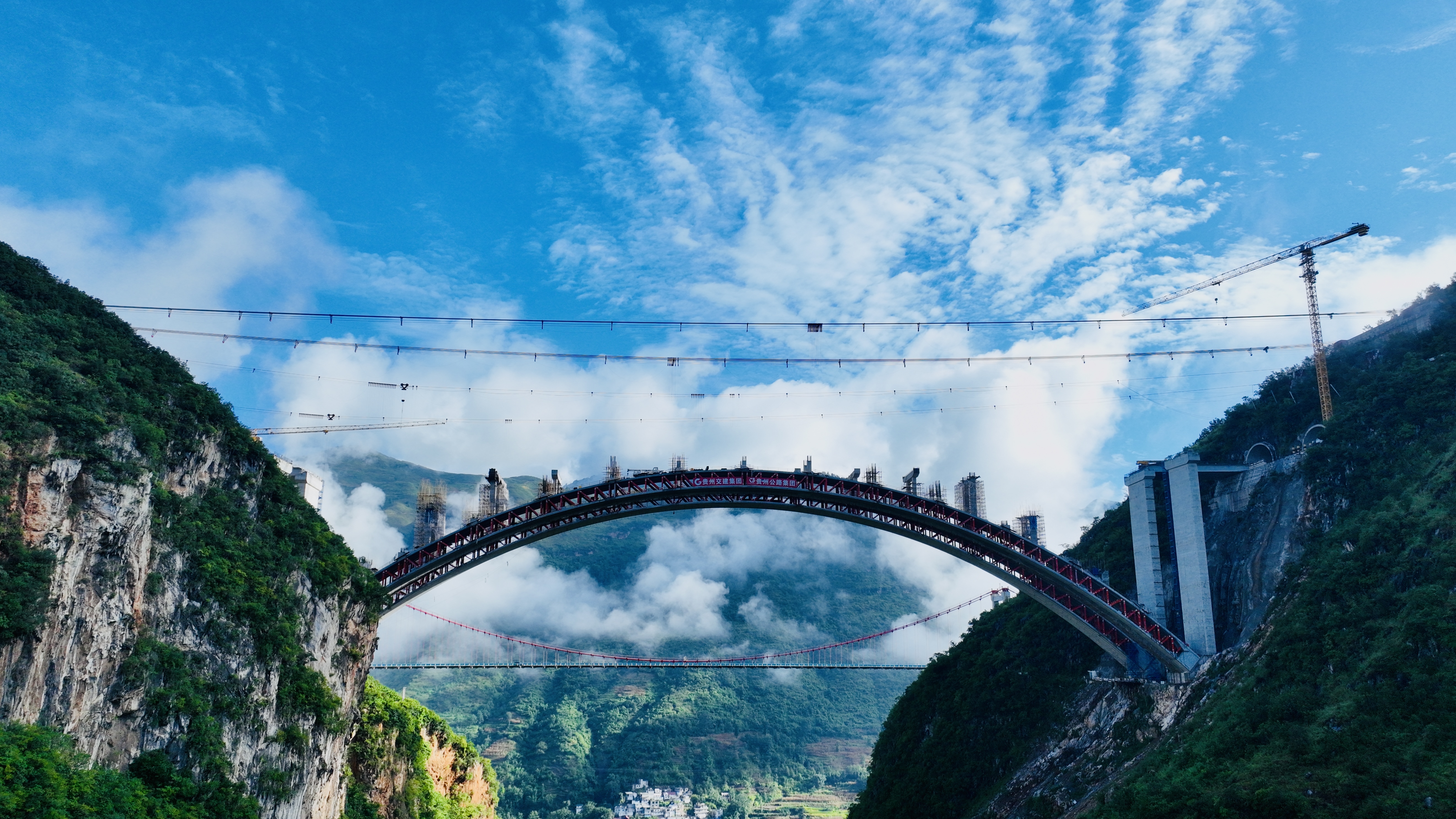 建设中的乌蒙山大桥2.JPG
