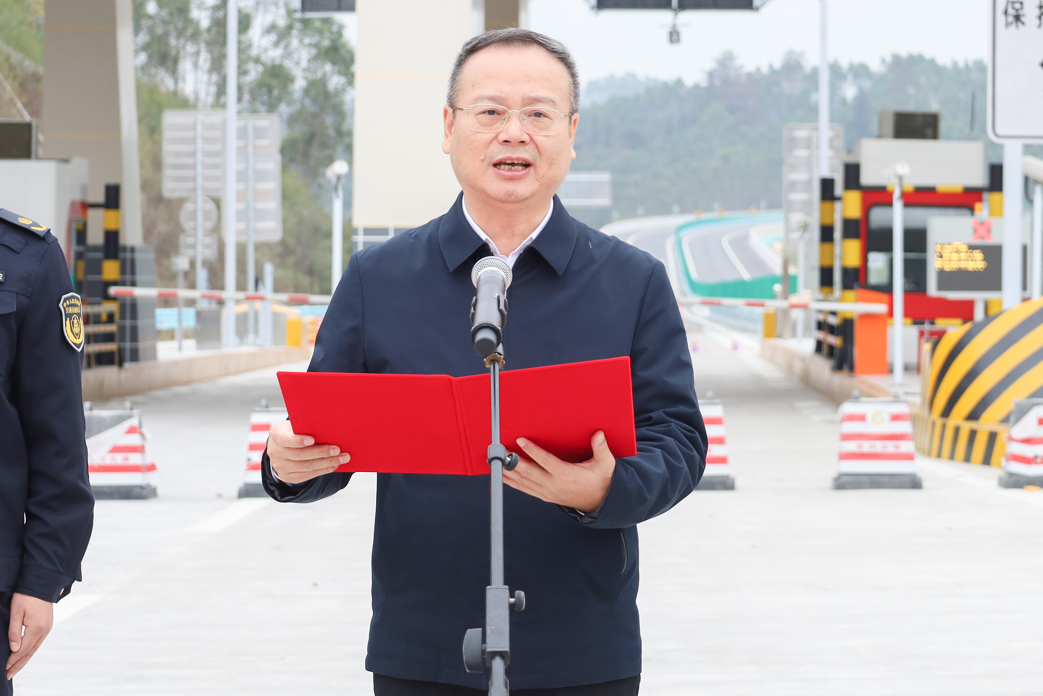 环江县委书记陈斌.jpg